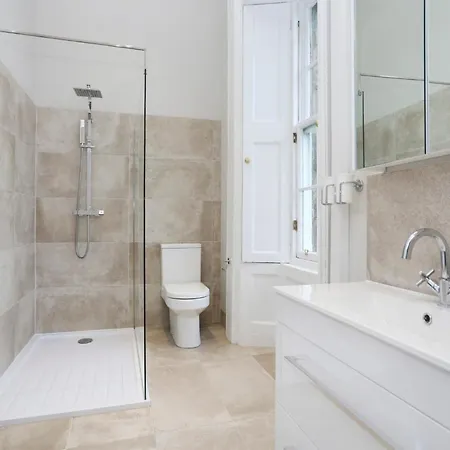 Villa Entire 4 Storey 19th Century Townhouse Nr City Centre Edinburgh