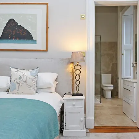 Villa Entire 4 Storey 19th Century Townhouse Nr City Centre Edinburgh