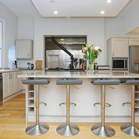 Entire 4 Storey 19th Century Townhouse Nr City Centre * Edinburgh