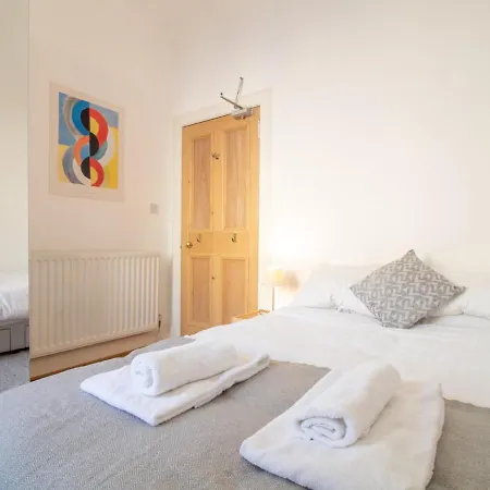 Stylish & Convenient 3bed Apt. Near City Centre! * Edinburgh