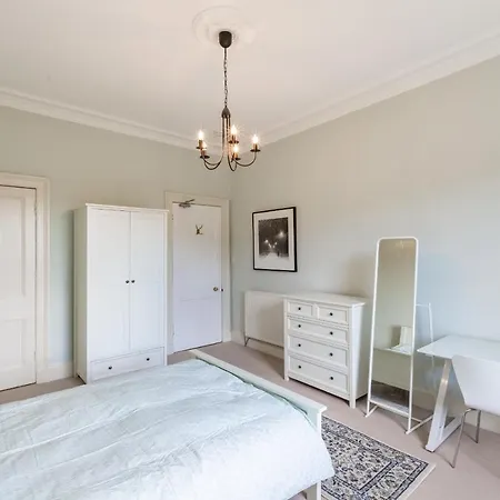 Guestready - Lovely 4br Family Flat In Edinburgh's Centre *
