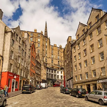 Characterful Apartment, Amazing Castle Views! * Edimburgo