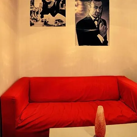 23 Hillside Street Apartment *
