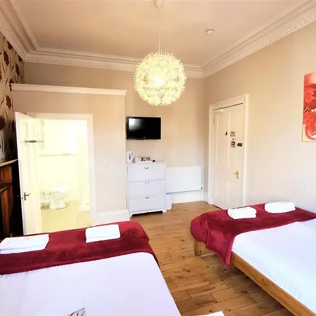 Balmore Pensión 3*