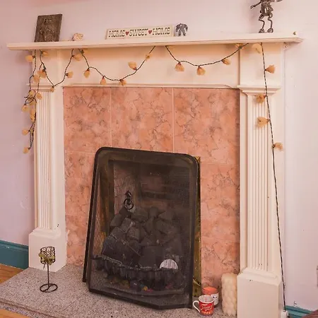 Charming 3 Bed Flat In For 6 People Edinburgh