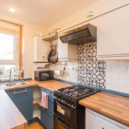 Charming 3 Bed Flat In For 6 People * Edinburgh