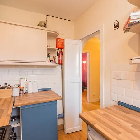 Charming 3 Bed Flat In For 6 People Edinburgh