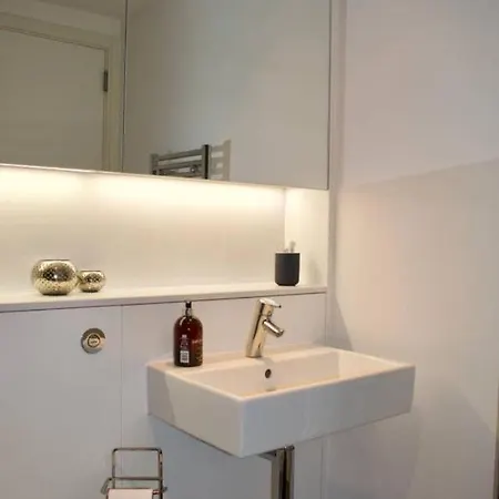 Quarter Mile Flat With Stunning Meadows View