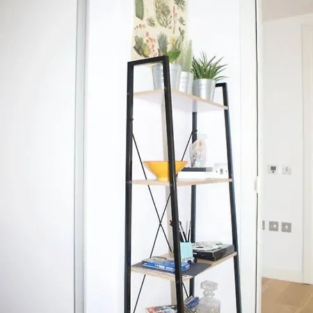 Quarter Mile Flat With Stunning Meadows View Apartment *