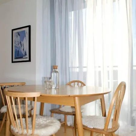 Quarter Mile Flat With Stunning Meadows View Edinburgh