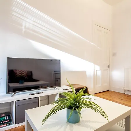 Stylish & Charming Retreat For 2- Centre! - Pass The Keys Διαμέρισμα