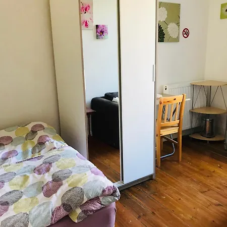 Апартаменты Centre Escape With Private Garden *