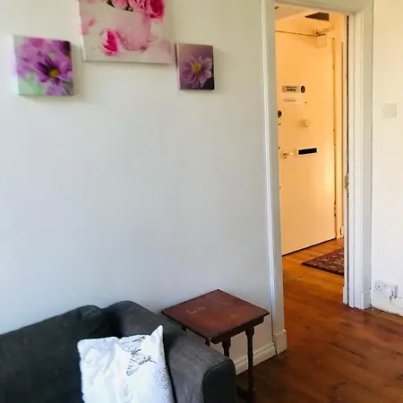 Апартаменты Centre Escape With Private Garden *