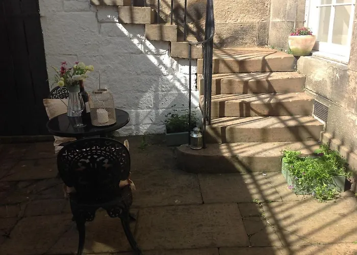 A In The - West Gasthuis Edinburgh