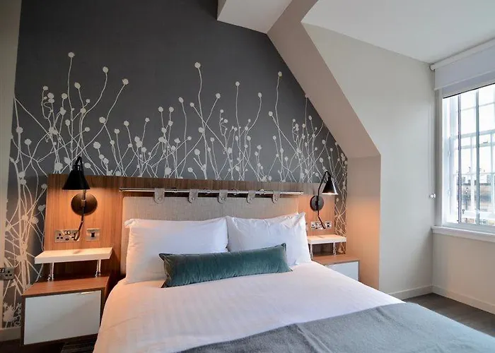 Heeton Concept Queen Street 4*