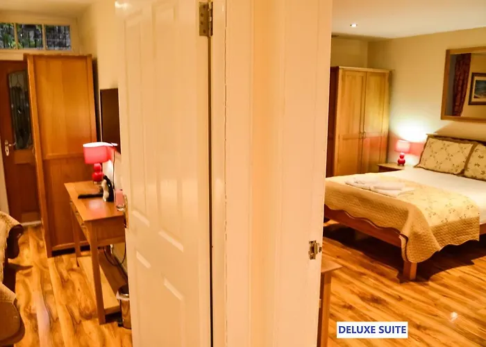 Edinburgh City Suites Апарт-отель 4*