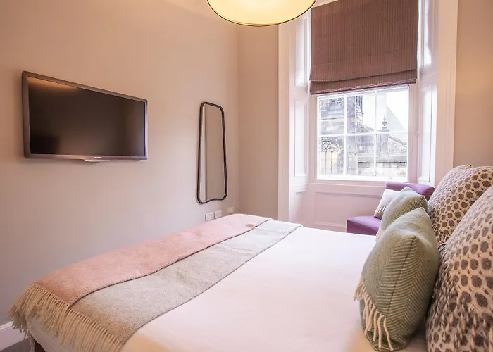 No1 - George Iv Bridge Edinburgh