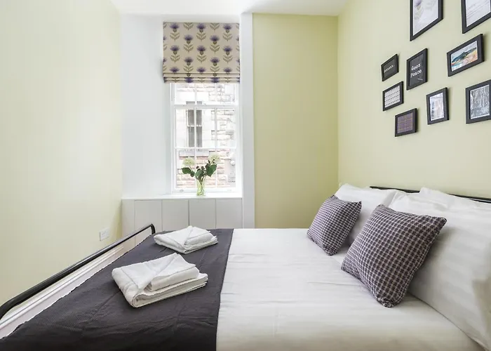 Lägenhet Luxury Royal Mile Retreat Edinburg