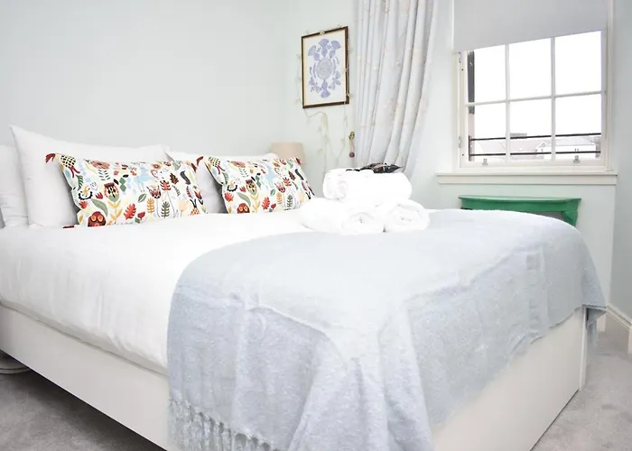 Daire Bernard St - Bright And Spacious 1 Bed At The Shore! *