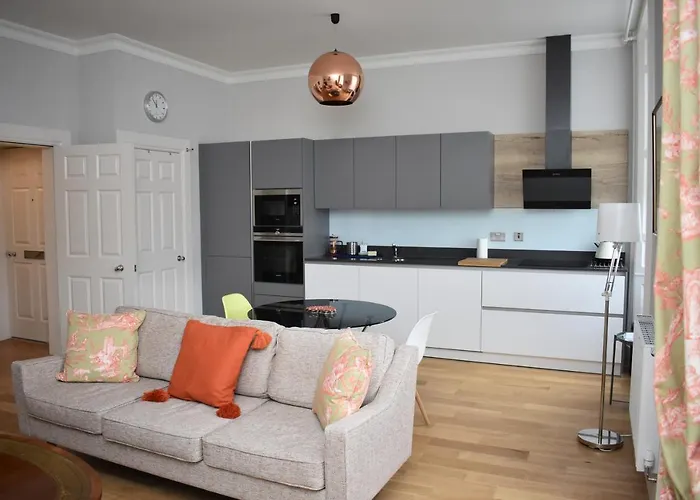 Bernard St - Bright And Spacious 1 Bed At The Shore! Daire