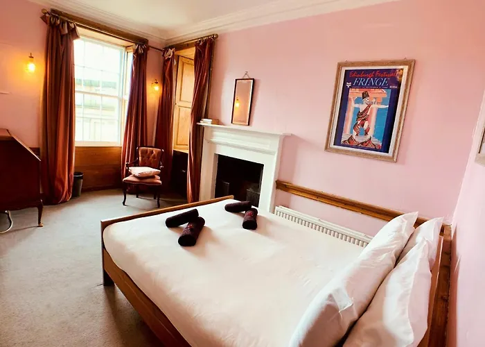 F2 Charming Centre Full Of Character Apartment