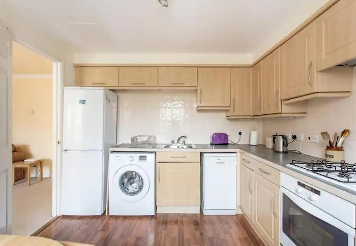 Dicksonfield - Modern 2 Bed, 2 Bath Close To Centre شقة إدنبرة