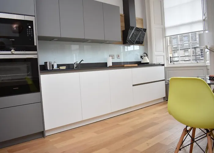 Daire Bernard St - Bright And Spacious 1 Bed At The Shore! *