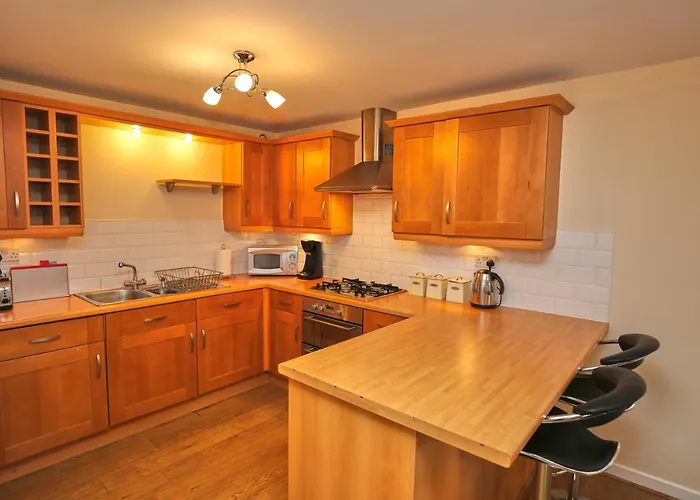 Pearl - Haymarket אדינבורו