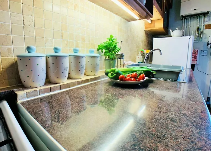 F2 Charming Centre Full Of Character * إدنبرة