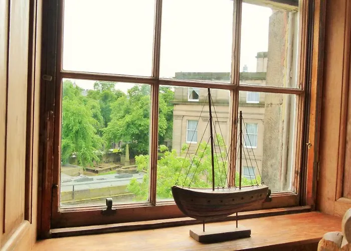 F2 Charming Centre Full Of Character Apartment *