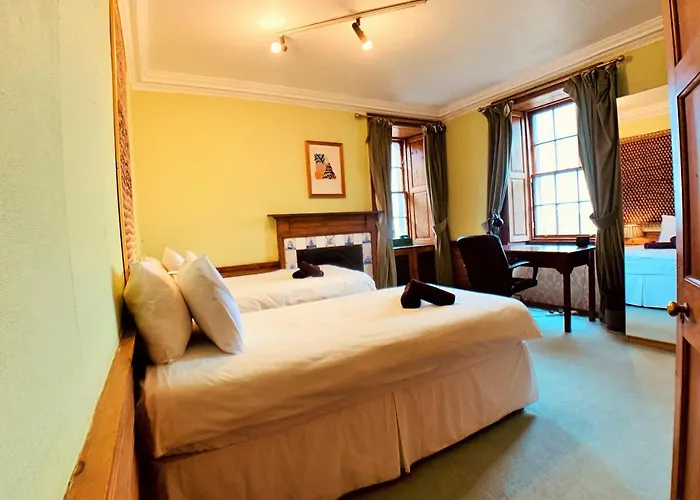 F2 Charming Centre Full Of Character Apartment