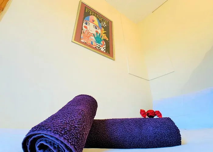 F2 Charming Centre Full Of Character Apartment *