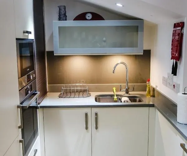 Apartament Quiet Ground Floor Mews Flat And Parking Edynburg