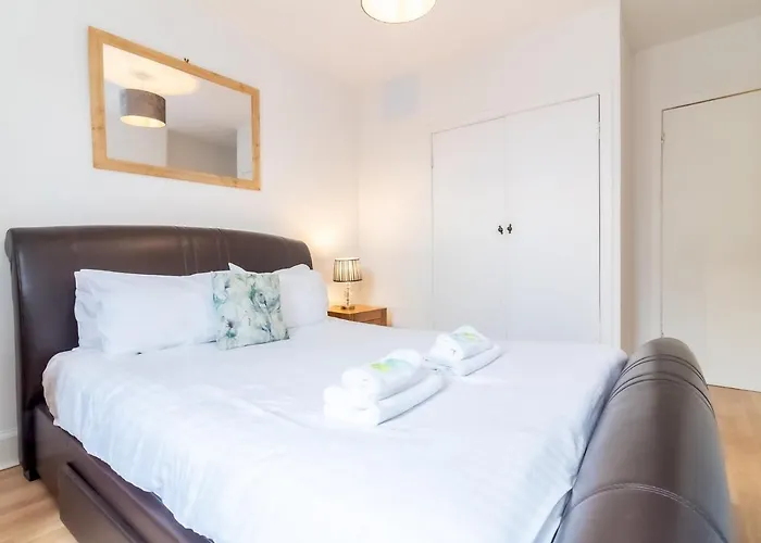 Bright And Cosy Flat At The Heart Of The Old Town - Pass The Keys Edinburgh