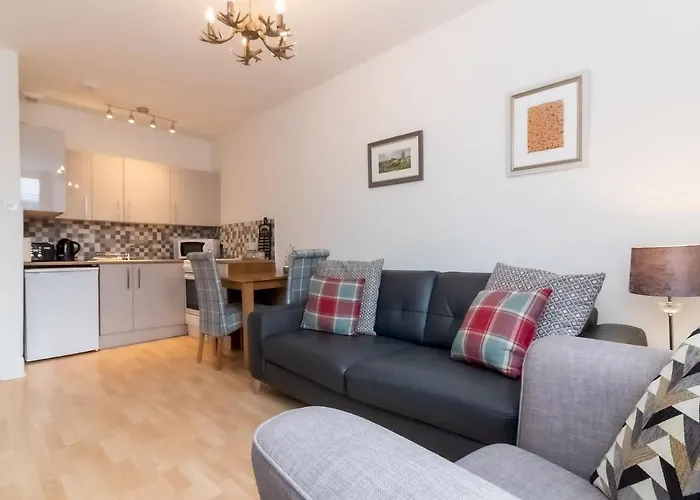 Apartment Bright And Cosy Flat At The Heart Of The Old Town - Pass The Keys Edinburgh