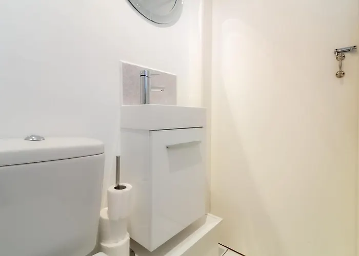 Bright And Cosy Flat At The Heart Of The Old Town - Pass The Keys * Edinburgh