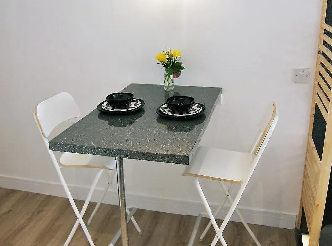 דירה Beaverhall Holiday Apartments אדינבורו