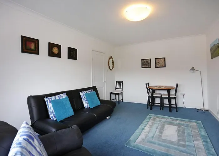 Ideal Location With Free On-site Private Parking Lägenhet Edinburg