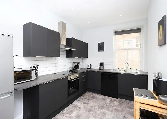 Stunning 2 Bed Nr The Royal Mile & The Castle Apartament