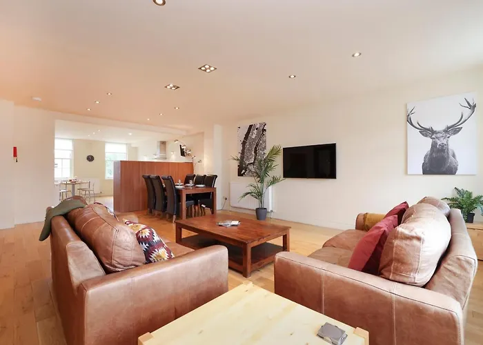 Joivy Spacious 2 Bed,2 Bath Flat, Free Parking And Rooftop Terrace * Édimbourg