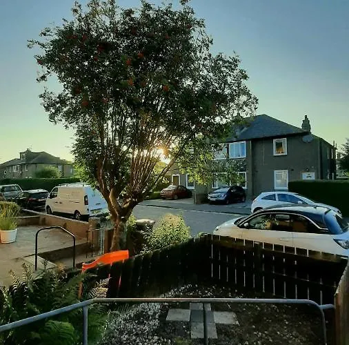 Lele's Flat - 15 Minutes To Airport & Centre Privat bolig Edinburgh