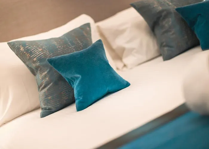 The Knight By Mansley Aparthotel 4*