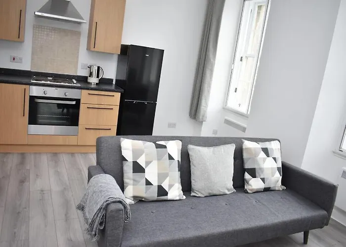 Modern & Bright 1 Bed For 4 Close To Centre! *