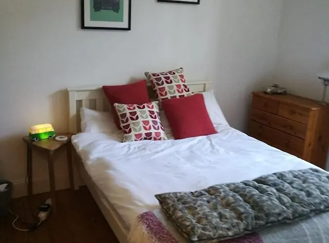 Fringe Base With Garden Near The Meadows شقة *