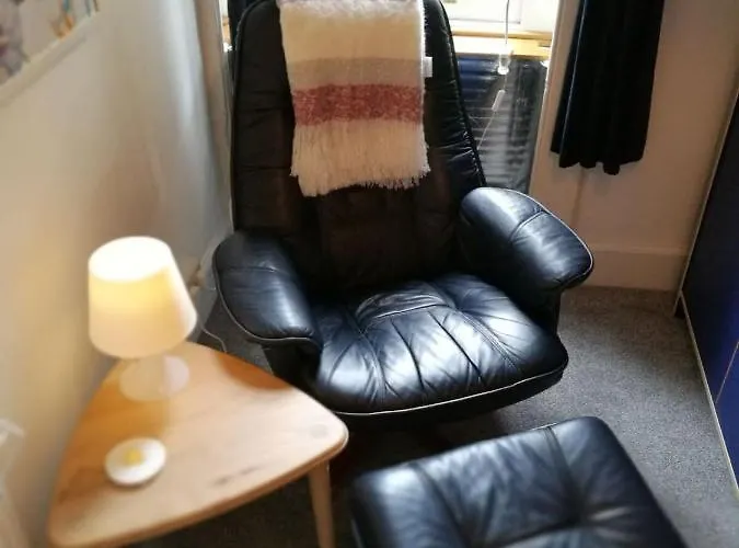 Fringe Base With Garden Near The Meadows شقة *