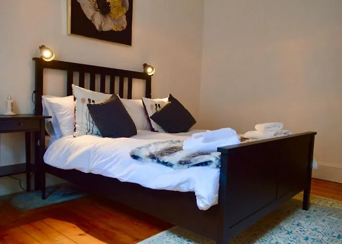 Fringe Base With Garden Near The Meadows * إدنبرة