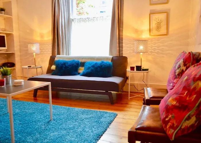 Fringe Base With Garden Near The Meadows شقة إدنبرة