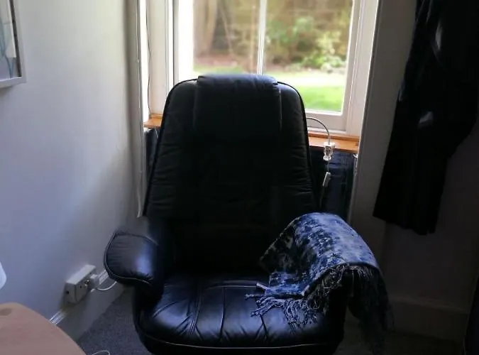 Fringe Base With Garden Near The Meadows *