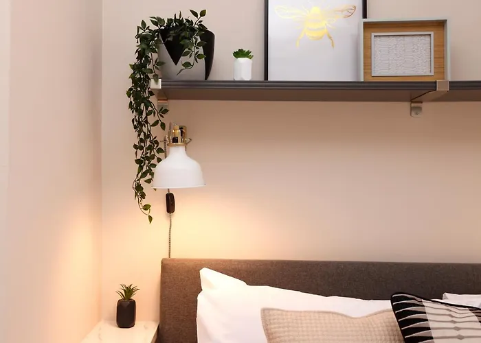 Apartamento Joivy Modern 1 Bed Flat In West End, Close To Princes Gardens *
