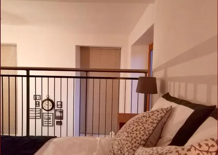 Mezzanine In Historic School شقة *